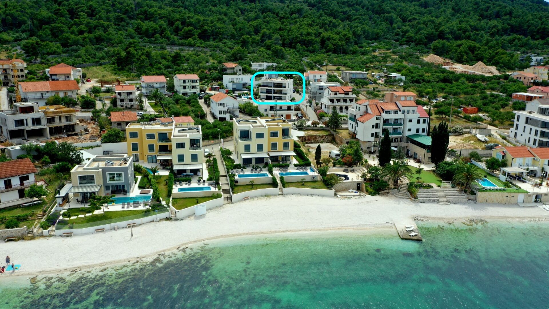 Sea Sun Slatine mit 2 Schlafzimmer, schwimmbad