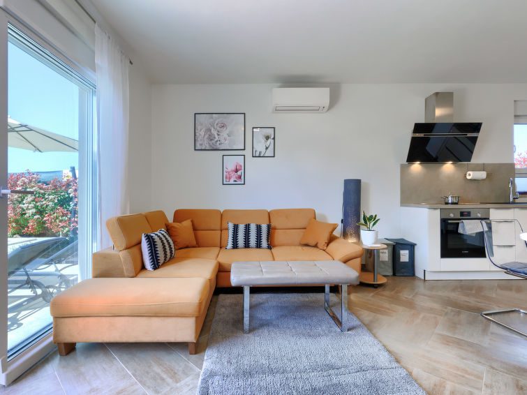 House Eja