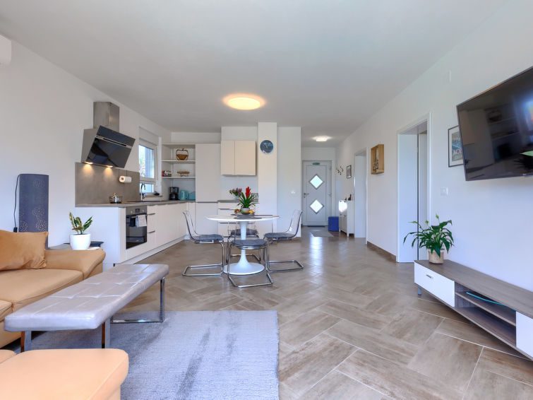 House Eja