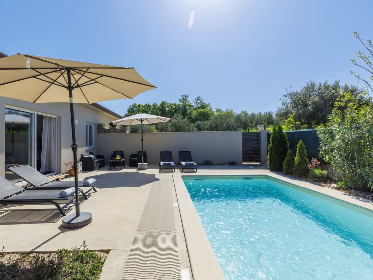 House Eja