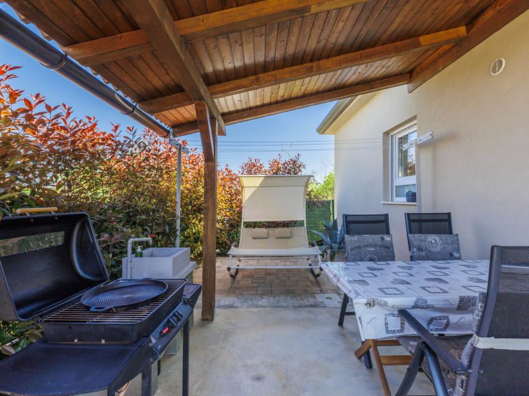 House Eja