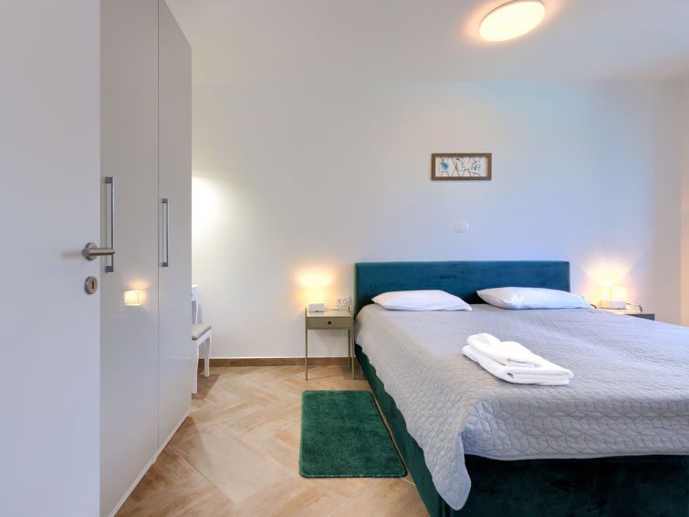 House Eja