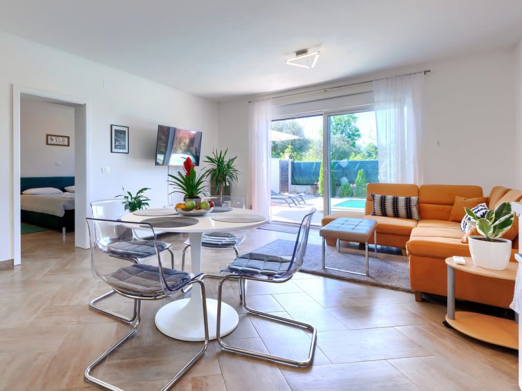 House Eja