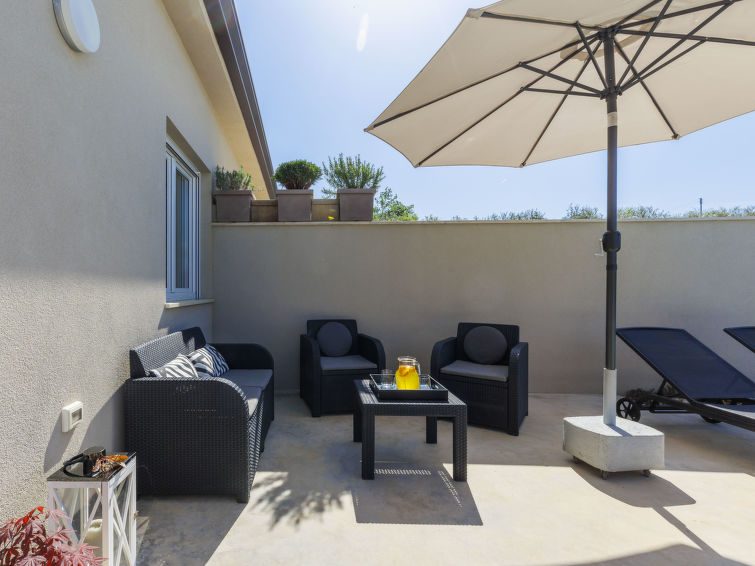 House Eja