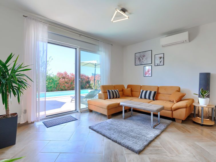 House Eja
