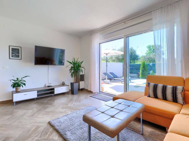 House Eja