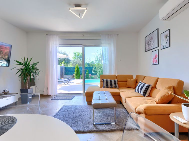 House Eja