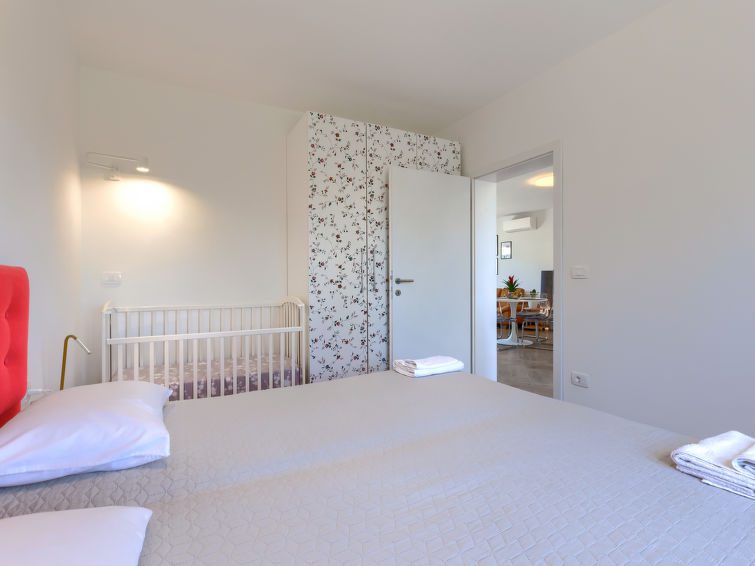 House Eja