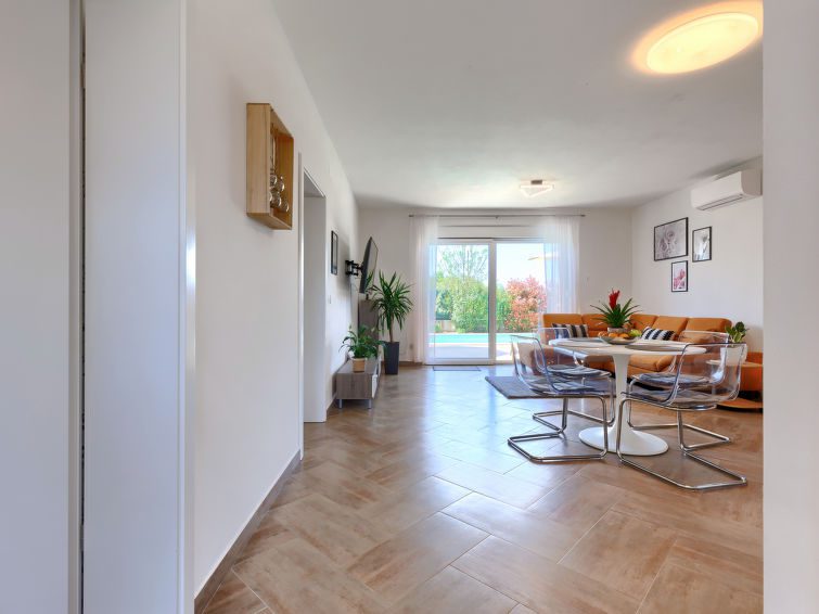 House Eja