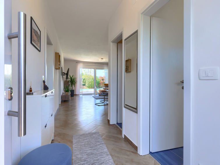 House Eja