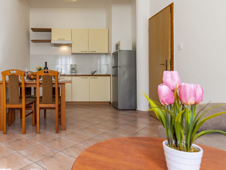 Apartment Rok 1