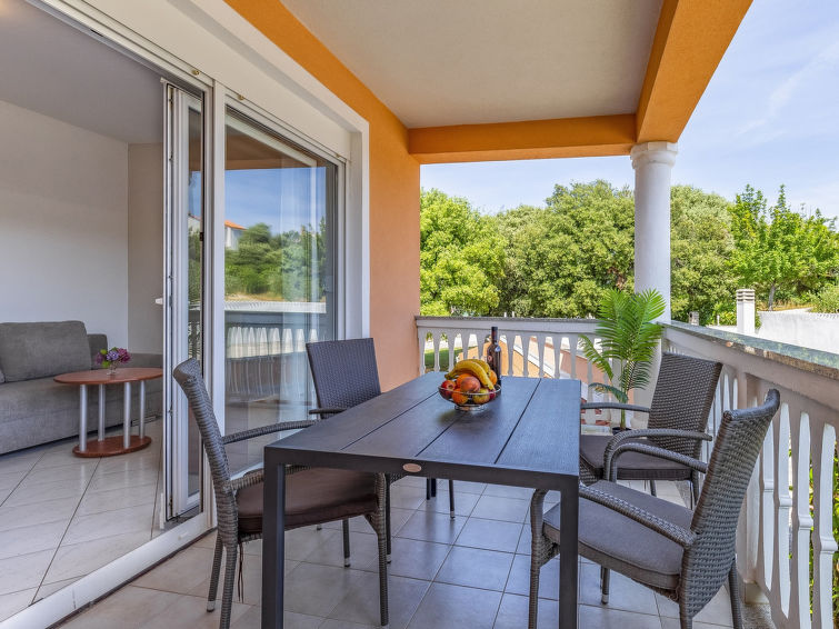 Apartment Rok 5