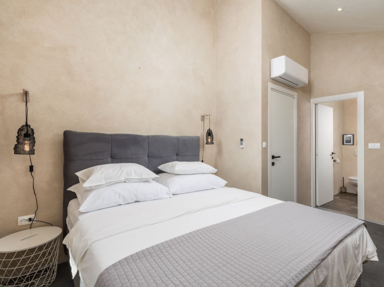 House Villa Nika