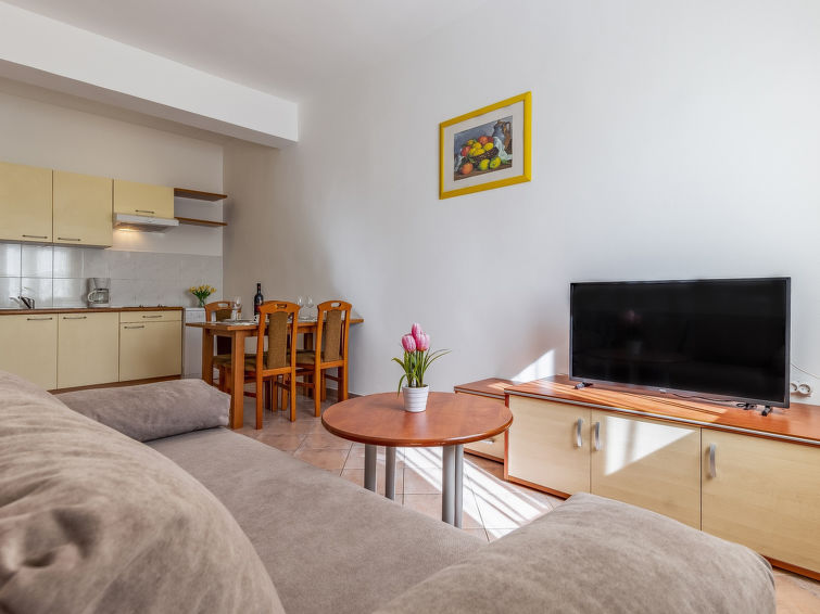 Apartment Rok 4