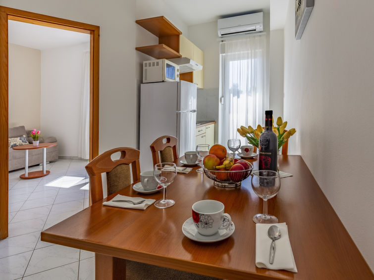 Apartment Rok 6