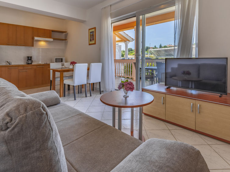 Apartment Rok 8