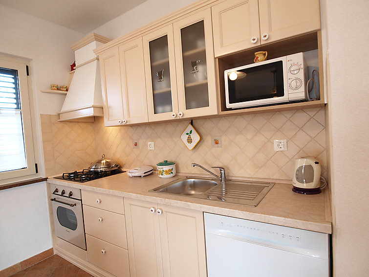House Mirela