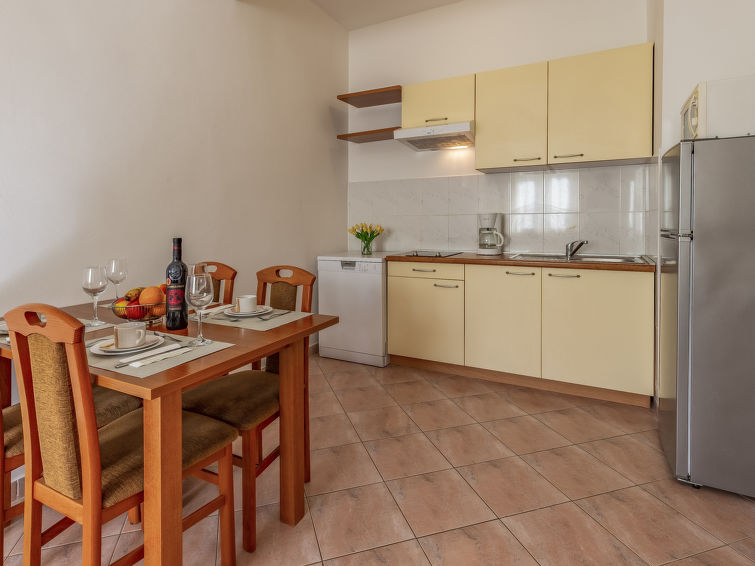 Apartment Rok 1