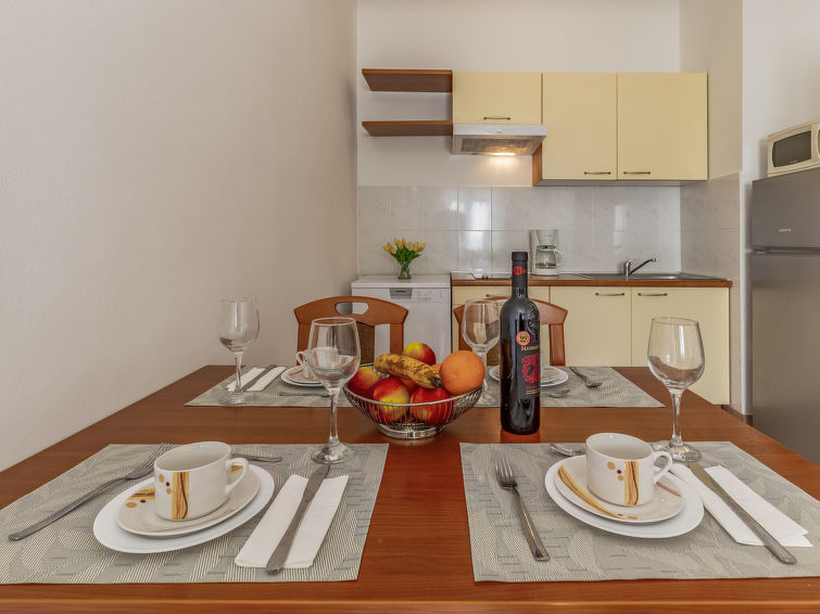 Apartment Rok 1