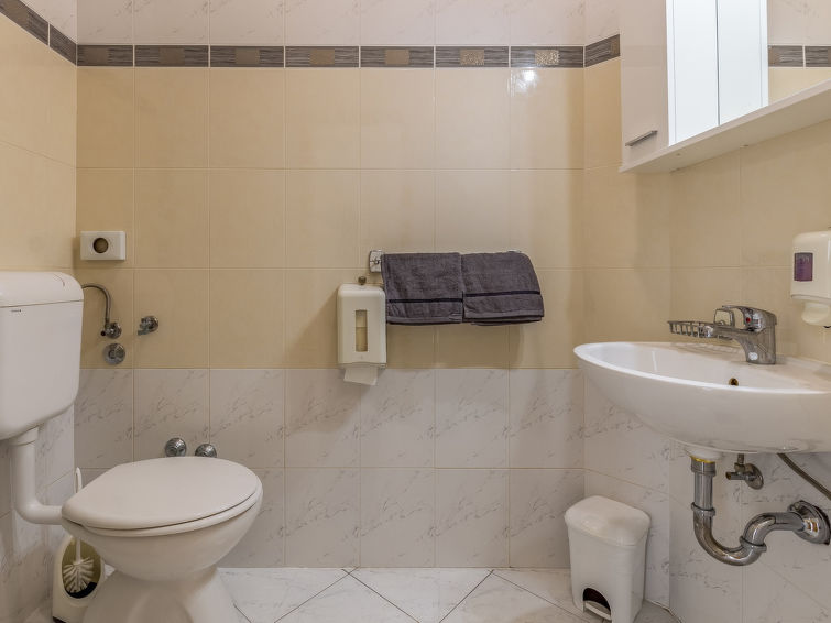 Apartment Rok 4