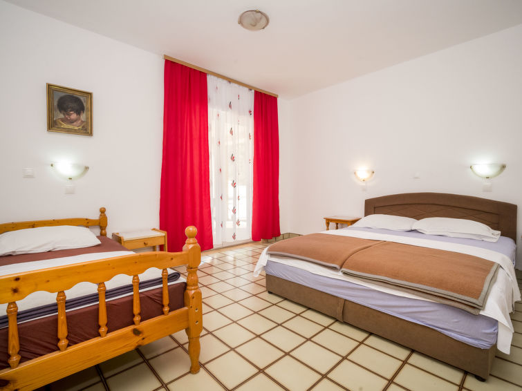 Apartment Hilde Red