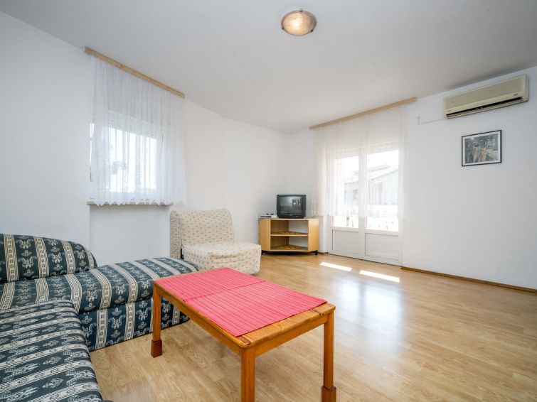 Apartment Hilde Red