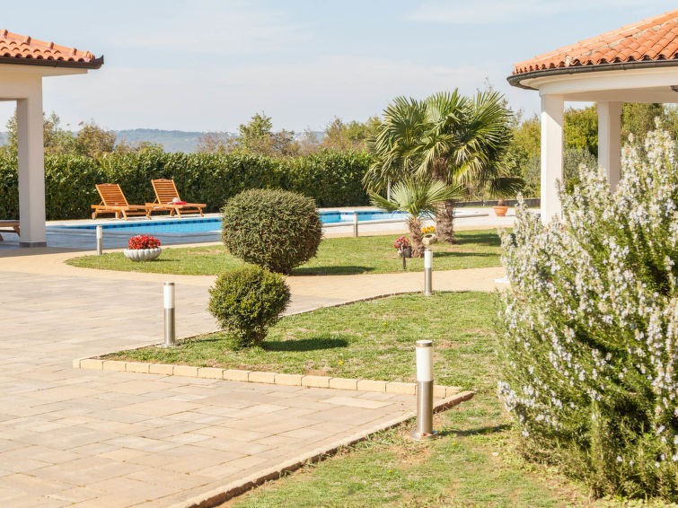 House Mirela
