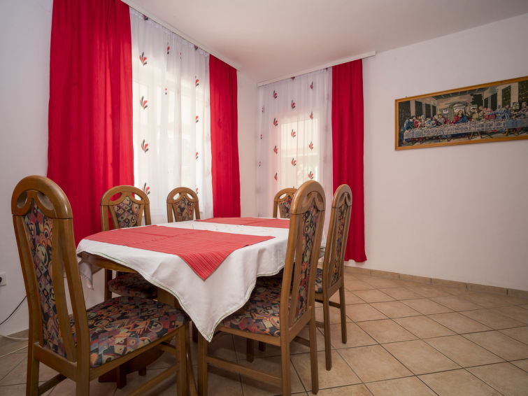 Apartment Hilde Red