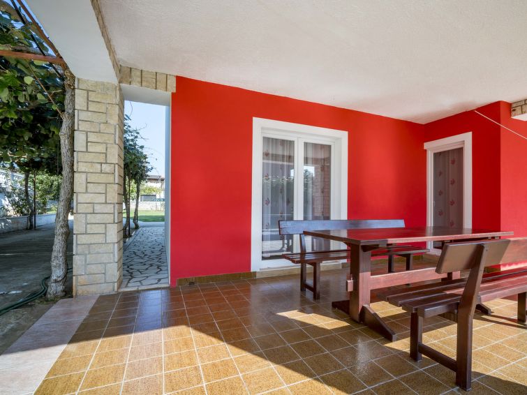 Apartment Hilde Red