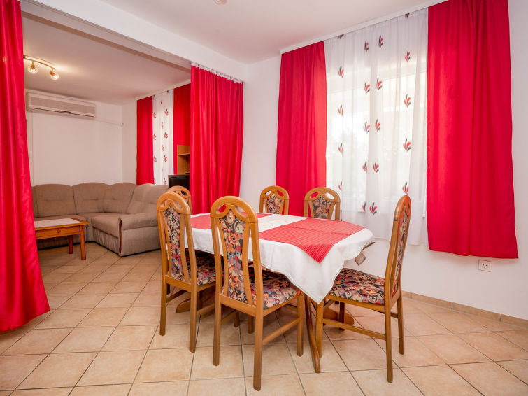 Apartment Hilde Red