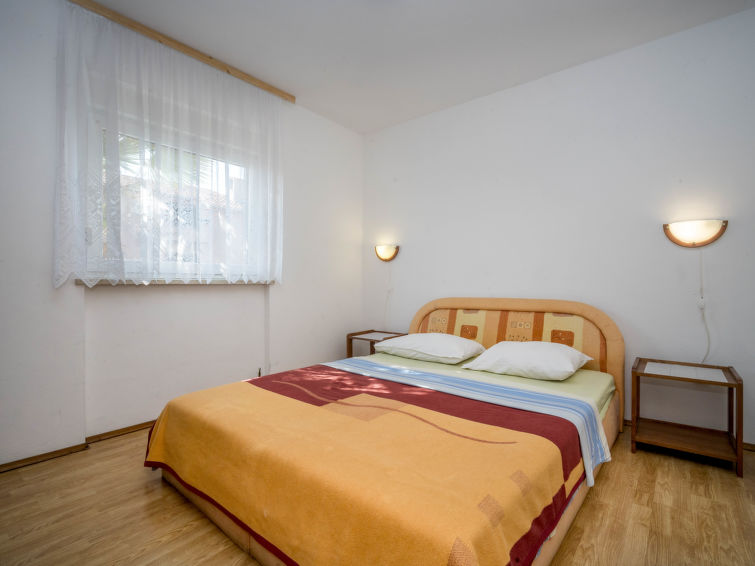 Apartment Hilde Red