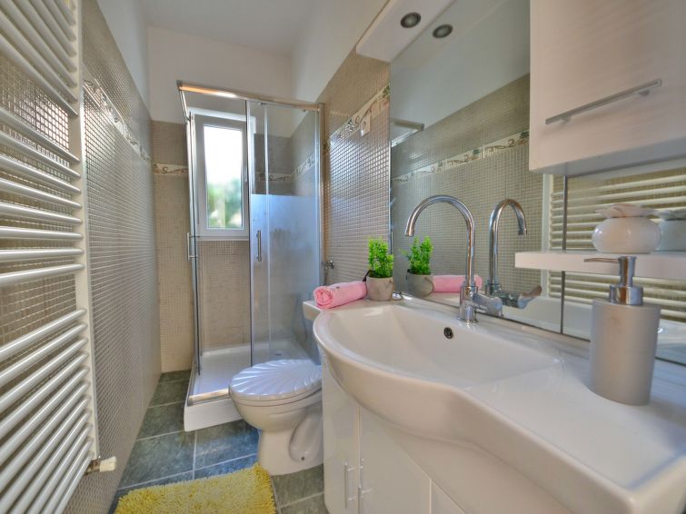 Apartment Karlo