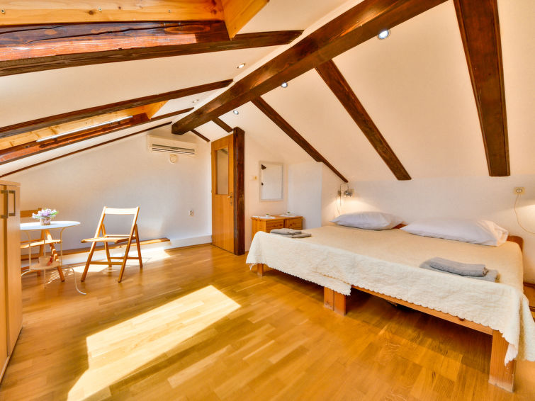 House Divna
