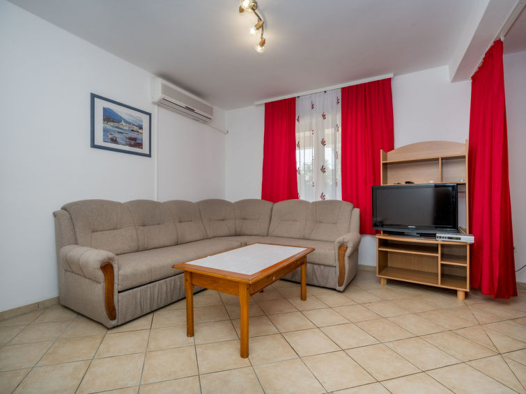 Apartment Hilde Red