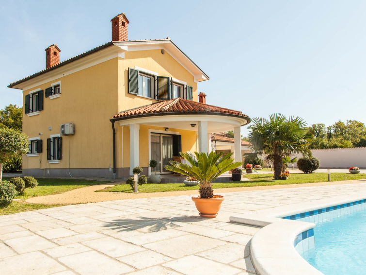 House Mirela