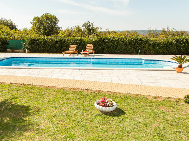House Mirela