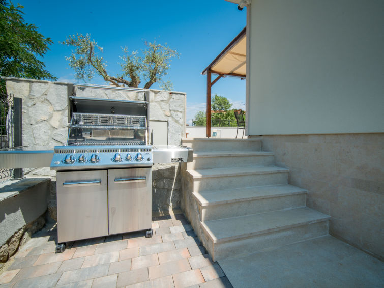House Ivana