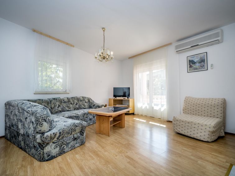 Apartment Hilde Red