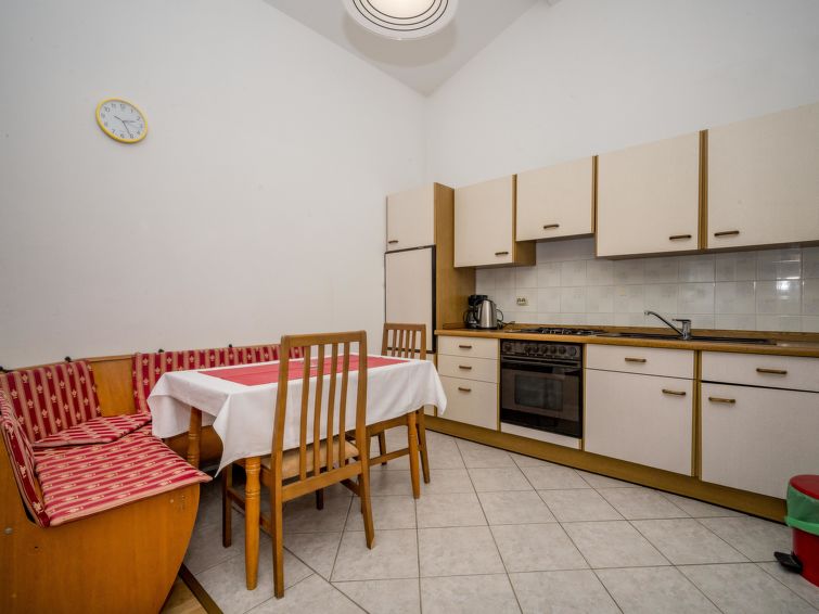 Apartment Hilde Red