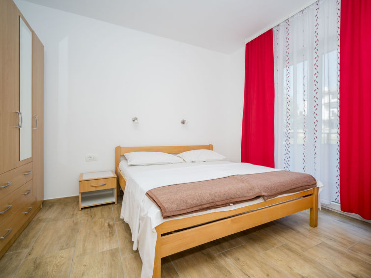 Apartment Hilde Red