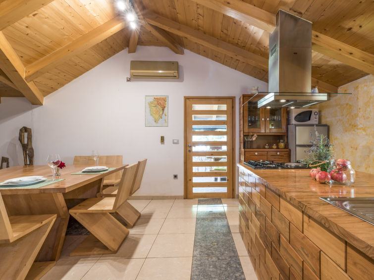 House Cetina