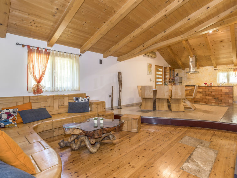House Cetina