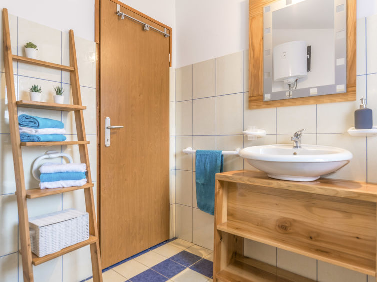 House Cetina
