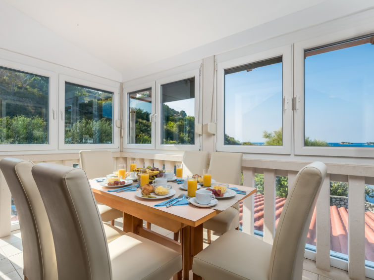 Apartment Mare 6