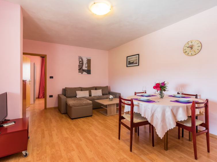 Apartment Koštro