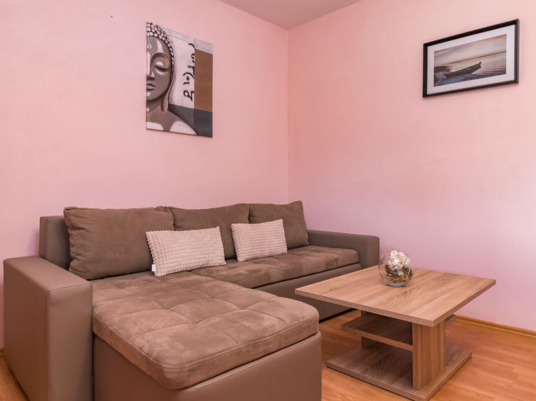 Apartment Koštro
