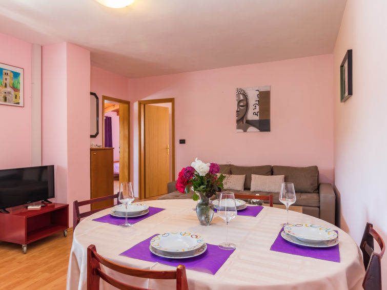 Apartment Koštro