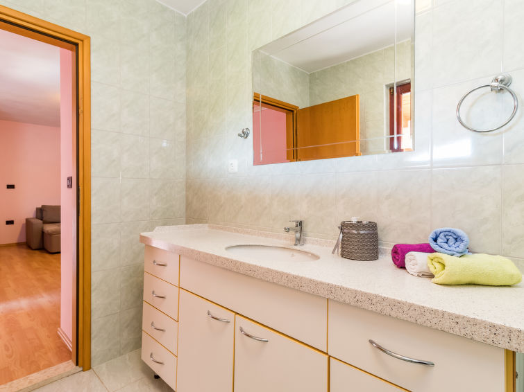Apartment Koštro