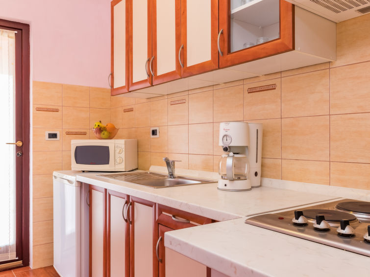 Apartment Koštro