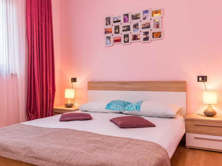 Apartment Koštro